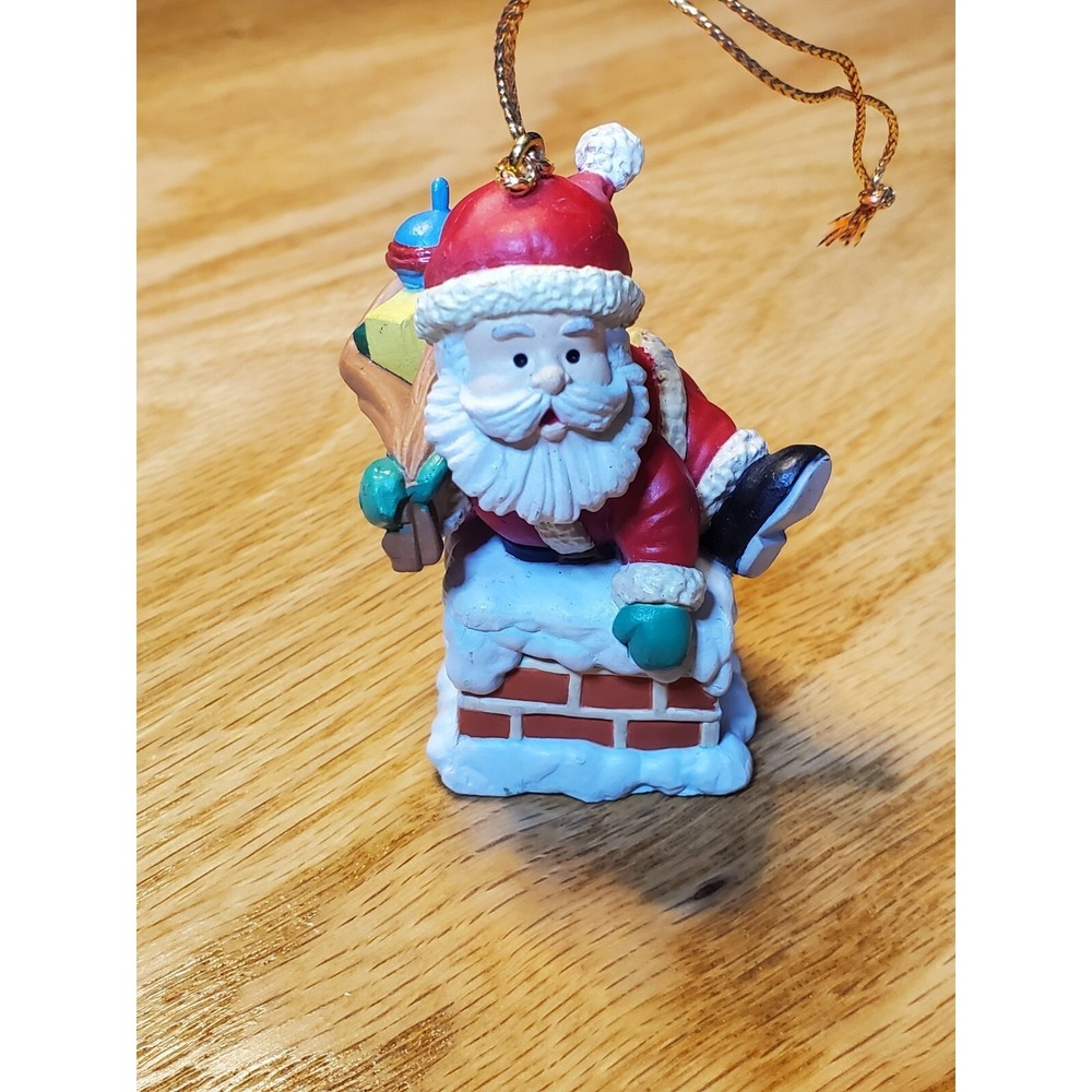 VINTAGE 1992 LUSTRE FAME Christmas Tree Ornament Santa Claus with Gifts Chimney